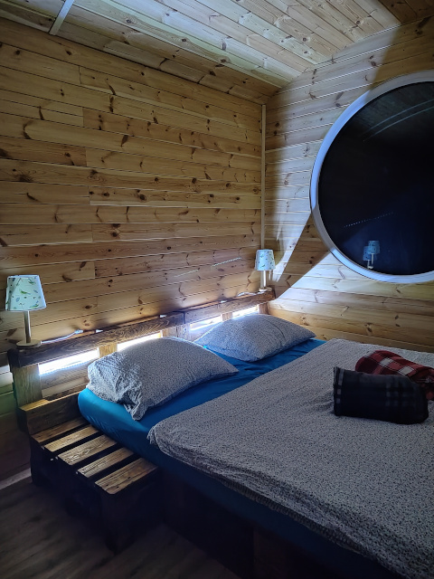 Pohodlná paletová postel